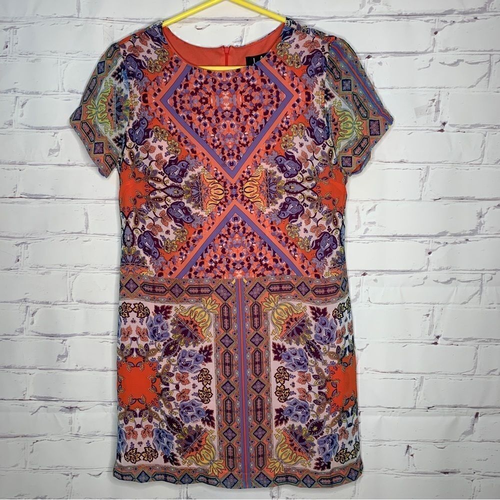 Lulu’s small dress‎